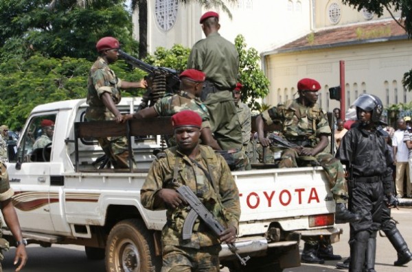 guinee-1-guinean-soldiers-are-seen-in-the-streets-of-conakry_245-600x397