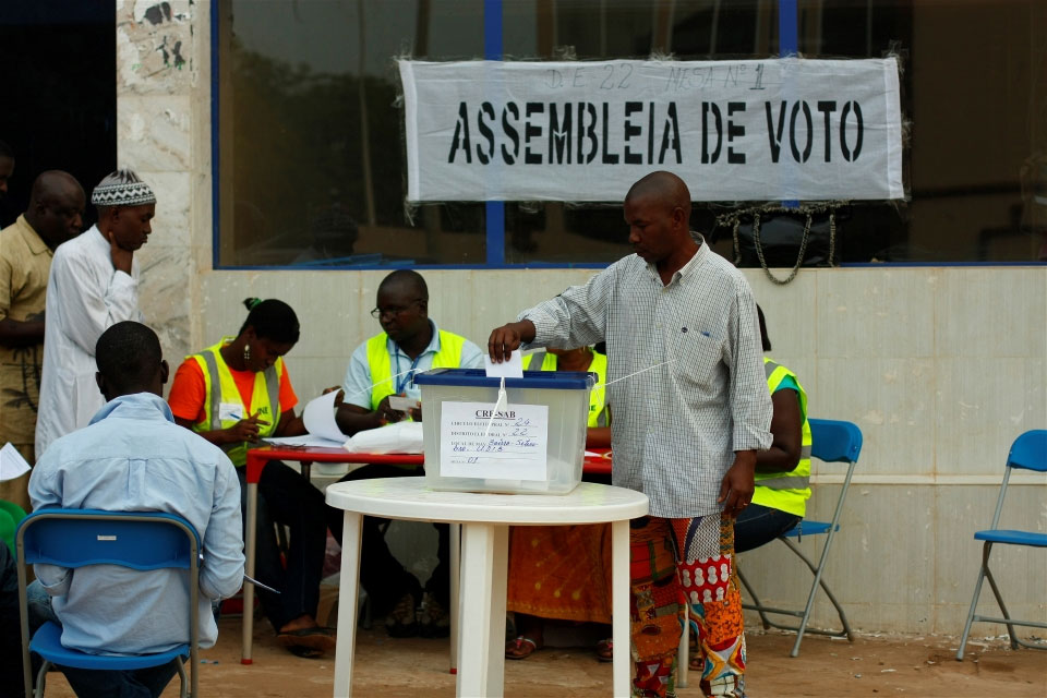 02-26-2014guinea_bissau