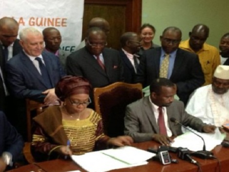 signature-de-laccord-entre-pouvoir-et-opposition-450x400