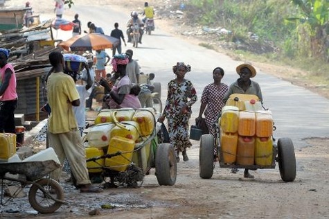 fievre-ebola-en-guinee-peur-sur-gueckedou_article_main