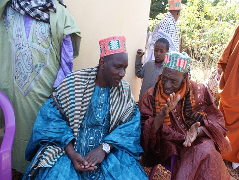 Le grand Imam de Labé, El hadj Badru Bah (à gauche) lors d'une cérémonie réligieuse au Foutah