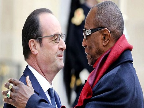 François Hollande (G) Alpha Conde(D)