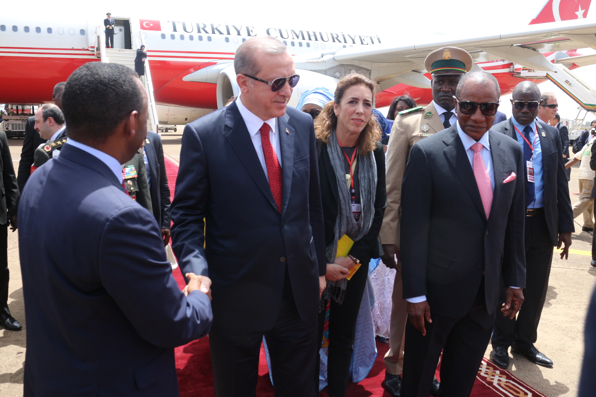 (D) le Chef de l’Etat guinéen, Alpha Conde, (M) Erdogan, (G) Mamady Youla, Photo Boubacar Diallo, Africaguinee.com, mars 2016