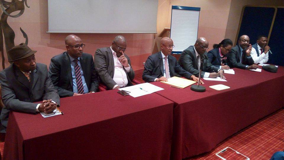 Cellou Dalein Diallo et des cadres de son parti à Paris
