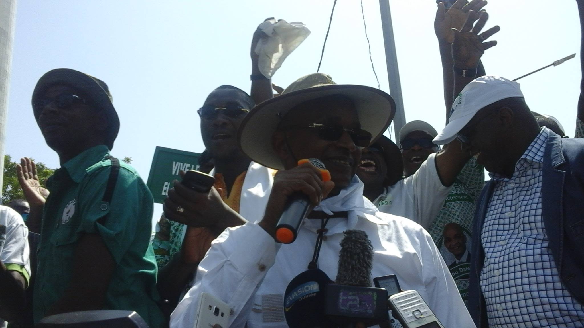 Cellou Dalein Diallo lors du meeting de l'UFDG à Kaloum