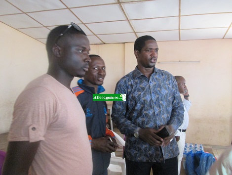 Mouctar Diallo avec quelques guinéens expulsés de l'Algérie