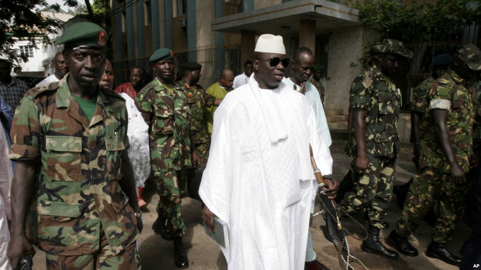 Le président gambien Yahya Jammeh lors d'un défilé à Banjul-Africaguinee.com