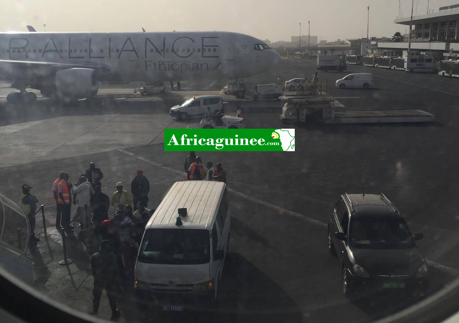 Toumba Diakité lors de son embarquement à l'aéroport de Dakar