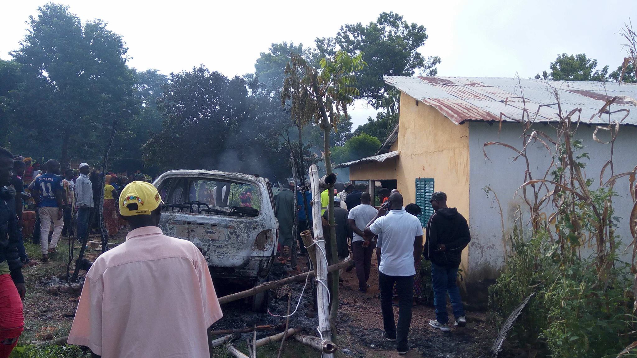 Des maisons incendiées à Popodara, Labé   Photo-Alpha Ousmane Bah-Africaguinee.com