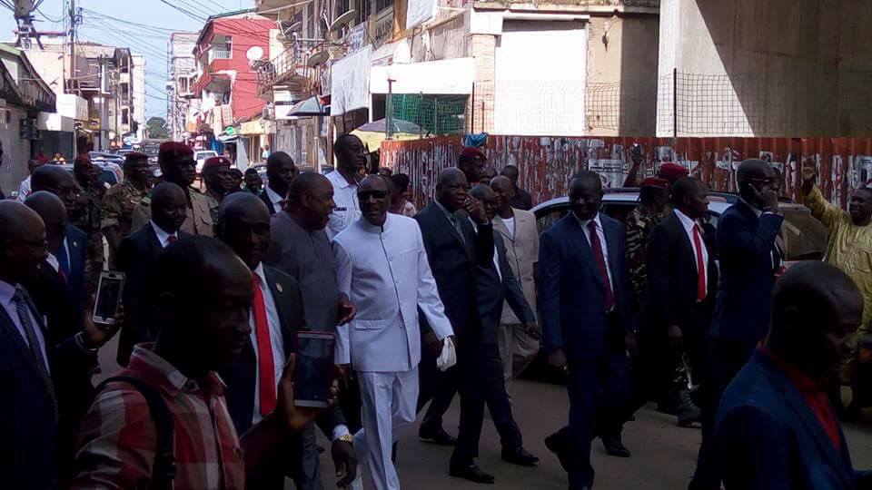 Alpha Condé dans les rues de Kaloum