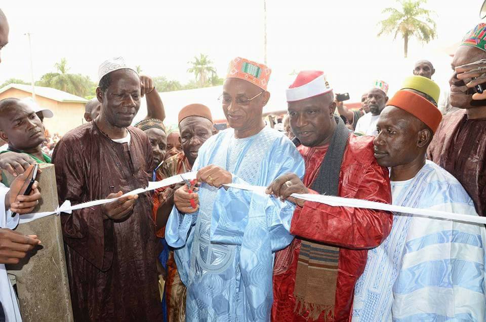 Cellou Dalein Diallo inaugure une mosquée à Kindia
