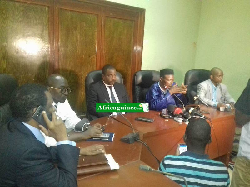Tibou Kamara et les syndicalistes au palais du peuple de Conakry