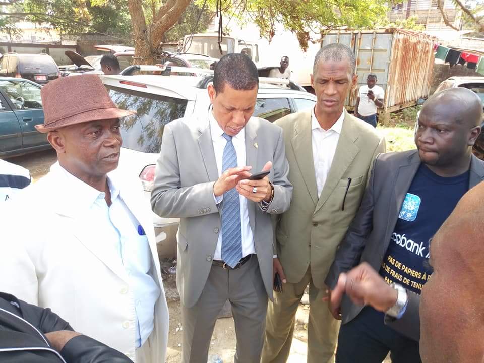 Des syndicalistes au siège du SLECG à Conakry