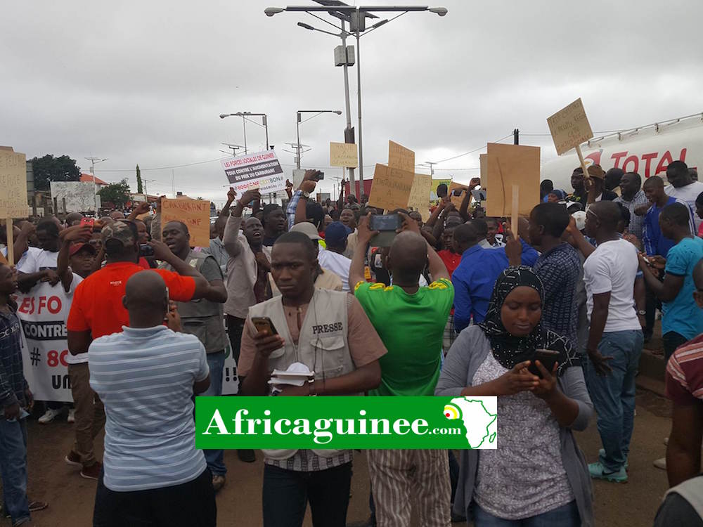 Des manifestants à la Tannerie (Conakry)