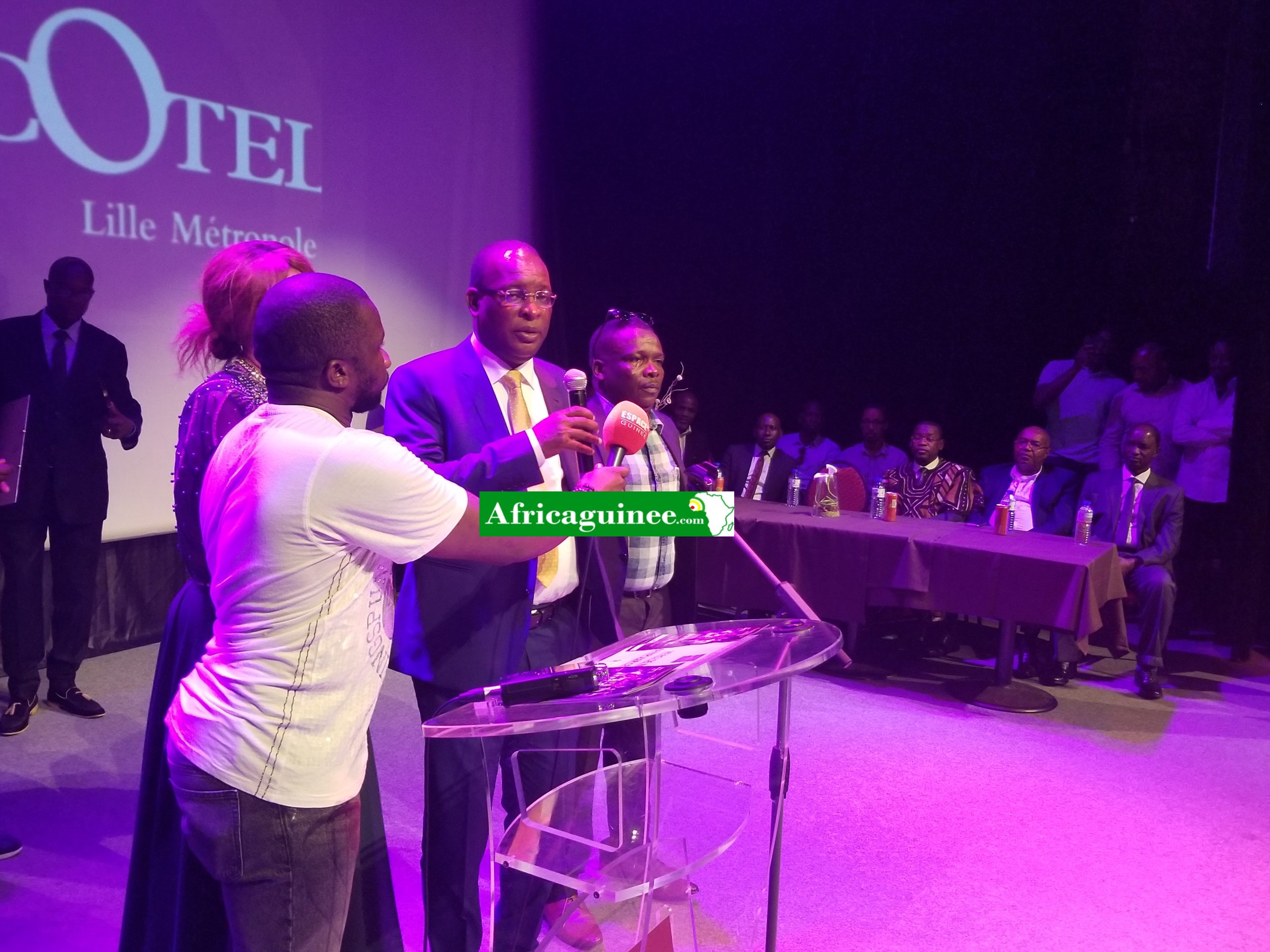 Le Général Sékouba Konaté devant ses compatriotes à Lille