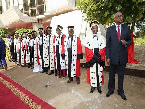 Cheick Sako, ministre guinéen de la Justice garde des Sceaux et des magistrats devant la Cour Suprême