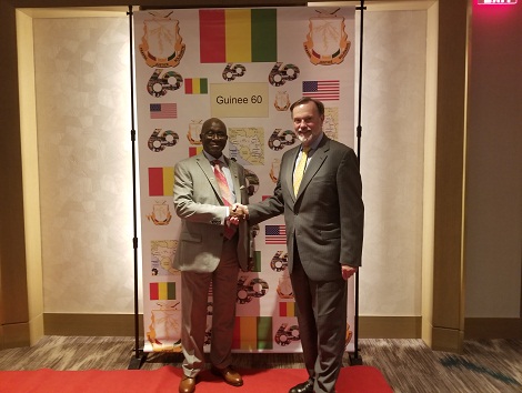 Kerfalla Yansané, ambassadeur de Guinée à Washington et secrétaire d'Etat en charge des affaires africaines au Département d'Etat, l’ambassadeur Tibor Nagy