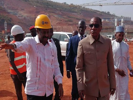 Alpha Condé en compagnie de son ministre de l'Energie Cheick Taliby Sylla