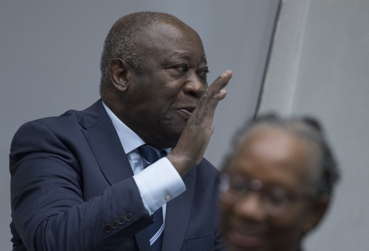 l-ancien-president-ivoirien-laurent-gbagbo-arrivee-tribunal-cpi-haye-15-janvier-2019_0_728_496