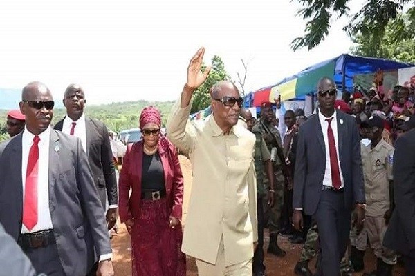 Alpha Condé, Président de la République de Guinée lors d'une tournée à Kindia