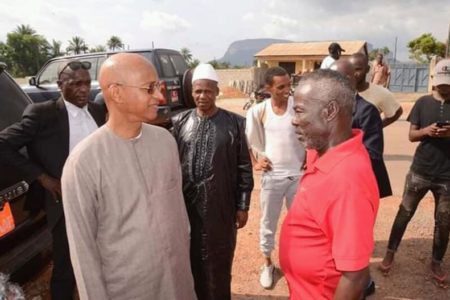 Cellou Dalein Diallo et l'artiste "Bras Cassé"