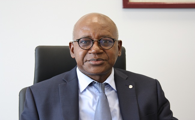 Ismael Diakité, DGA de la SMB, a été élu Président du Conseil d’Administration de la Chambre des Mines de la République de Guinée