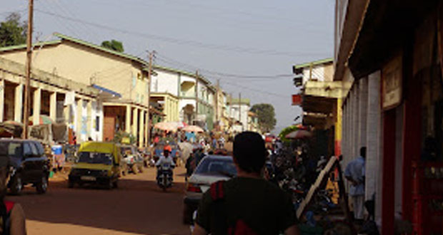 Une rue de la ville de Mamou