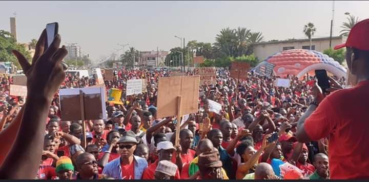 Manifestation à Dakar contre le changement constitutionnel en Guinée