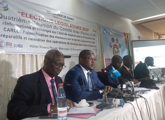 Des responsables de la CENI et de NDI