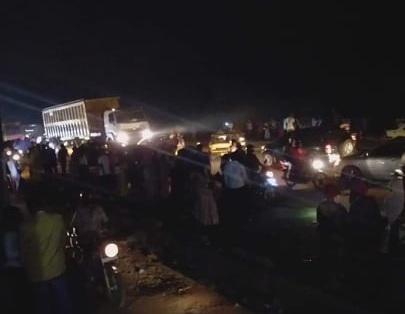 Manifestation contre les coupures de courant à Sonfonia