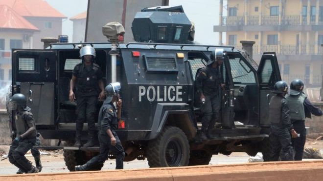 Des policiers déployés à Conakry pour le maintien d'ordre
