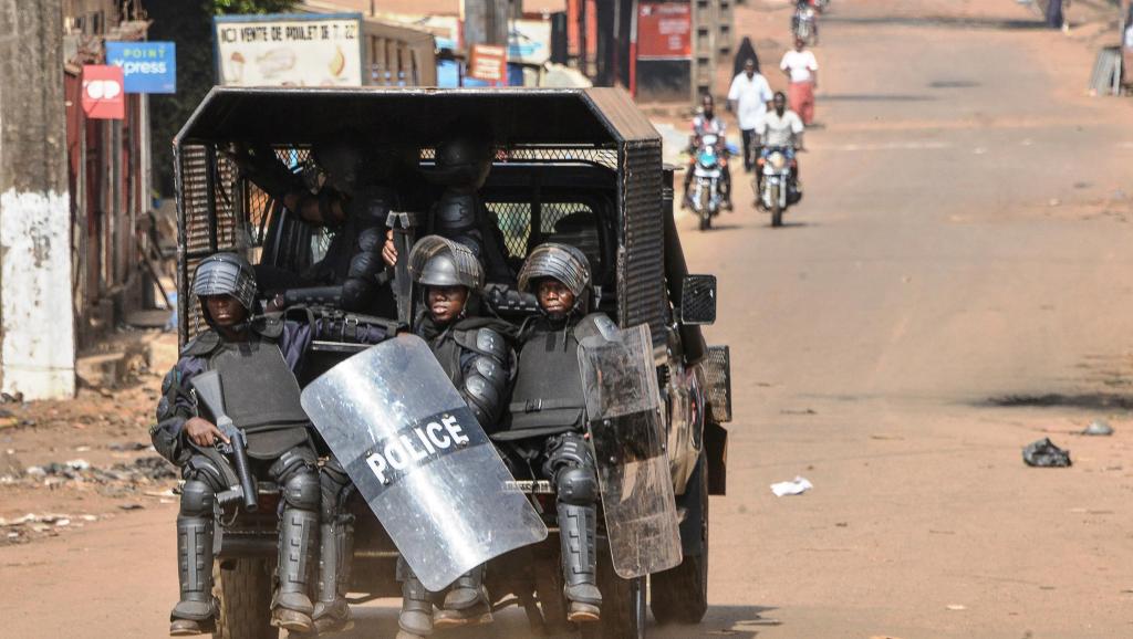 Des policiers déployés à Conakry pour le maintien d'ordre