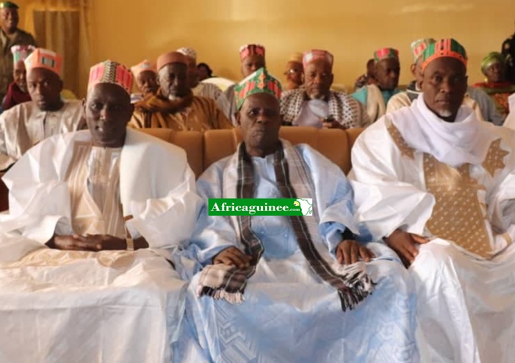 Elhadj Badru Bah, grand imam de Labé (G) et des notables de Labé