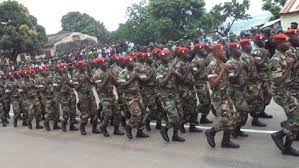 Défilée des bérets rouges de l'armée guinéenne
