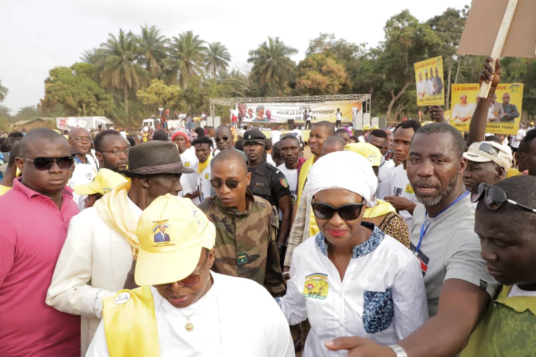 La candidate uninominale de Boffa, Zeinab Camara en campagne à Boffa