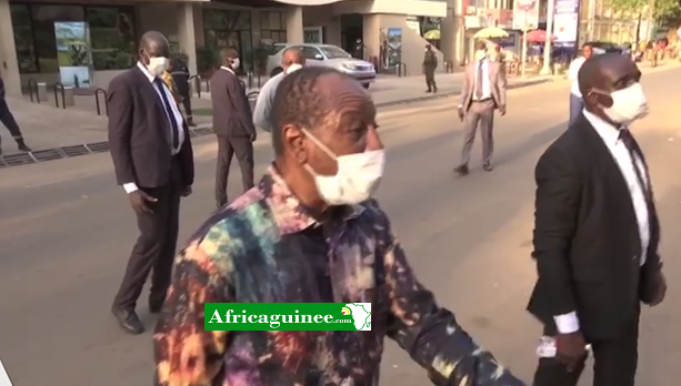 Le président Alpha Condé dans les rues de Kaloum ce jeudi