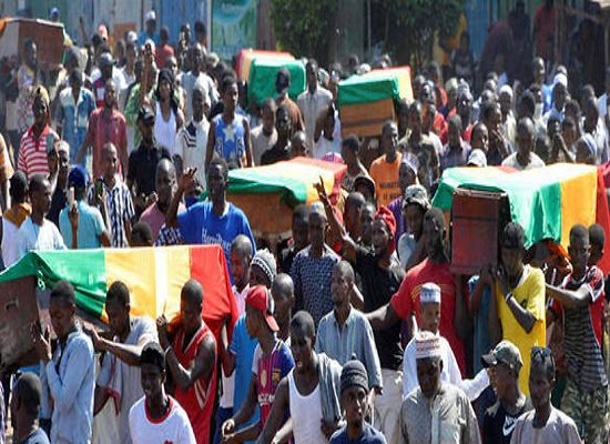 Inhumation des victimes des violences d'octobre à Conakry