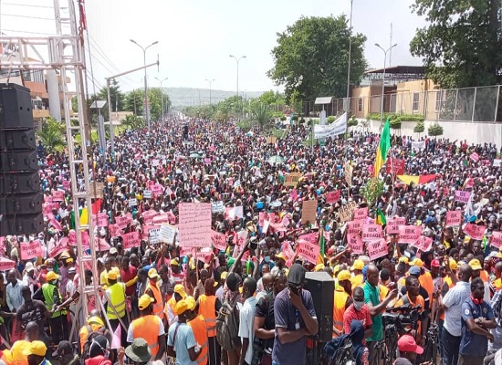 Des manifestants réunis à la place de l'indépendance à Bamako