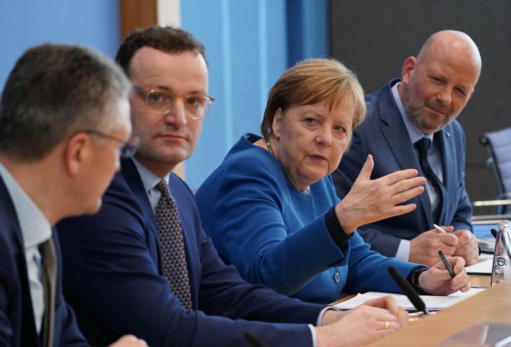 chanceliere-angela-merkel-premiere-conference-presse-berlin-coronavirus_0_730_495