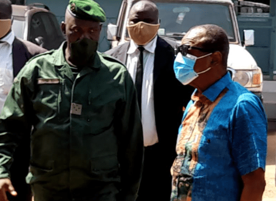 Alpha Condé, président de la République de Guinée au chevet des victimes des violences postélectorales