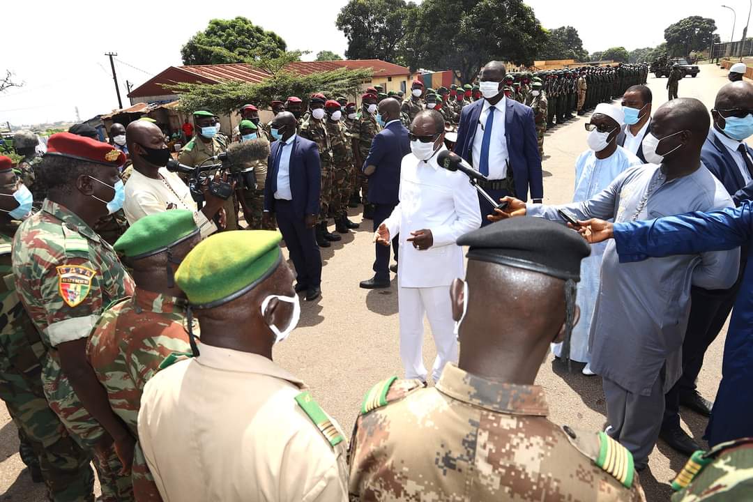 Alpha Condé lors de sa récente visite au camp Alpha Yaya Diallo