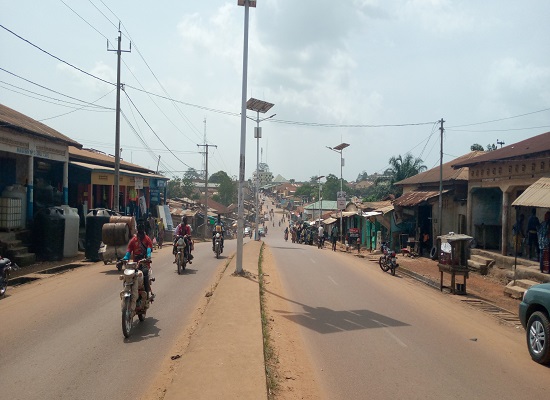 Une rue de la ville de N'Zérékoré