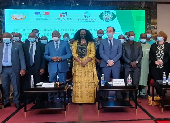 Le gouvernement guinéen en collaboration avec Expertise France et la Banque Mondiale ont validé politiquement   le plan d’action multisectoriel de lutte contre la Résistance aux Antimicrobiens et les textes règlementaires de la gouvernance en Guinée