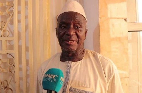 Le doyen Mamadou Condé, père de Madic 100 frontières