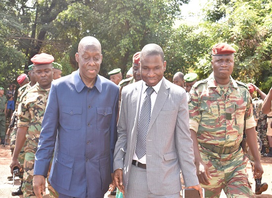 Dr Mohamed Diané, ministre d'Etat à la Défense et Aladji Cellou Camara, directeur de la DIRPA