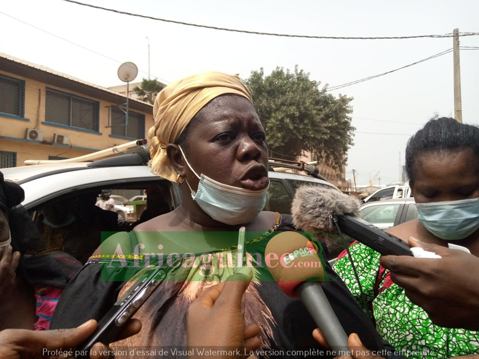 Adama Bangoura, présidente des mareyeuses de petit bateau