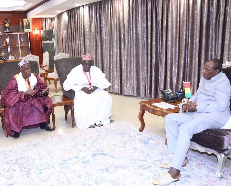 Elhadj Mamadou Kolon Barry, Elhadj Badru Bah grand imam de Labé chez Alpha Condé, image d'archive