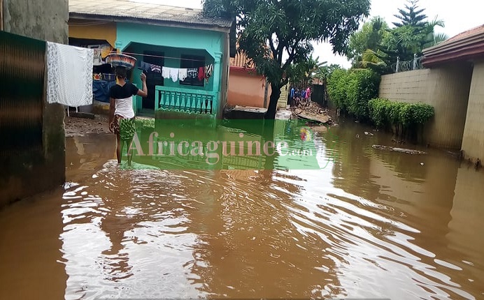 Inondations dans le quartier Kobaya