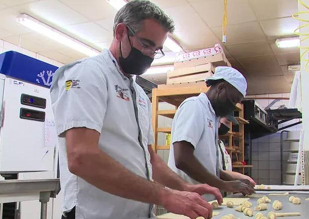 Alexandre Figard et son apprenti Lamine Diaby