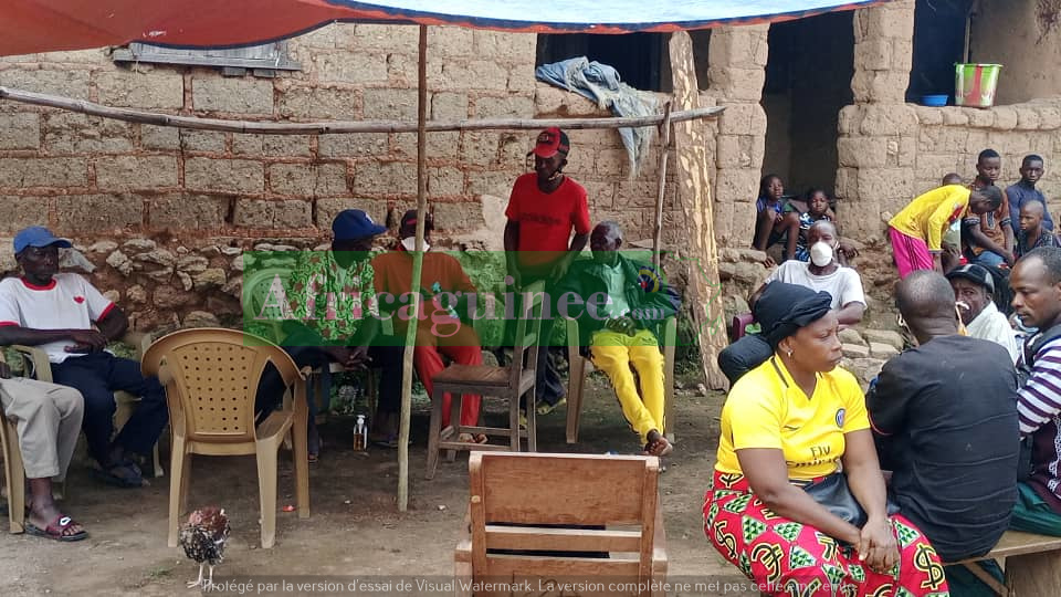 Des citoyens du village de Tèmèssadou N'bôkêh